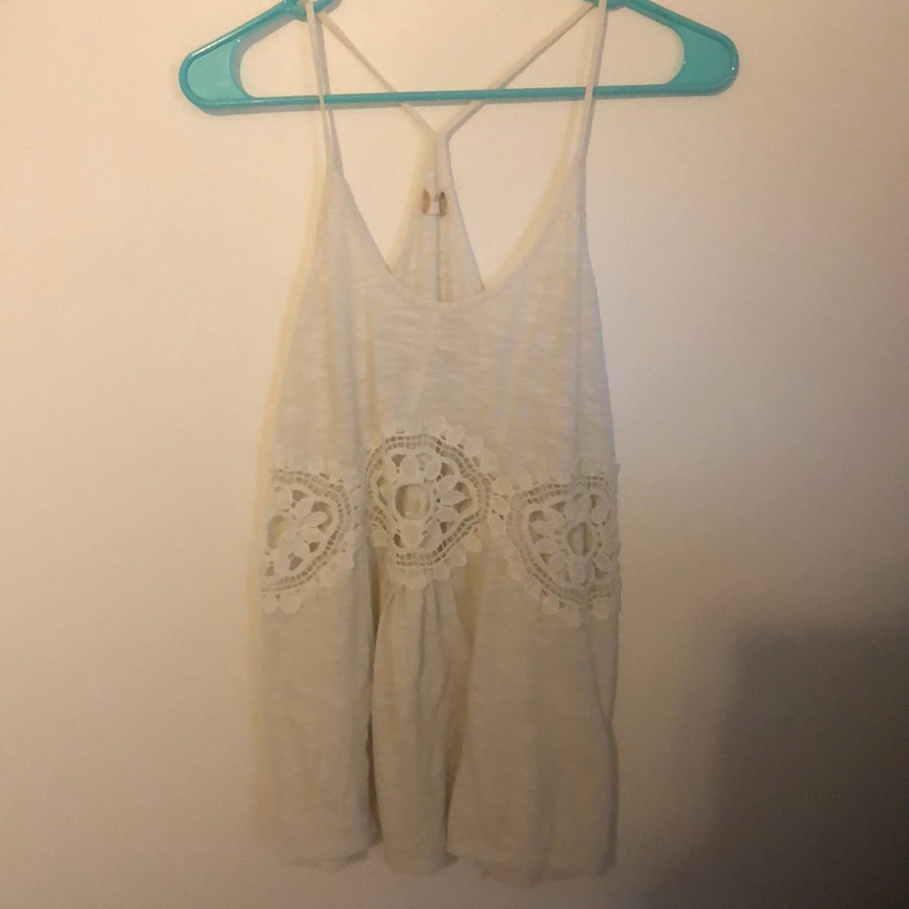 Altars state off white top